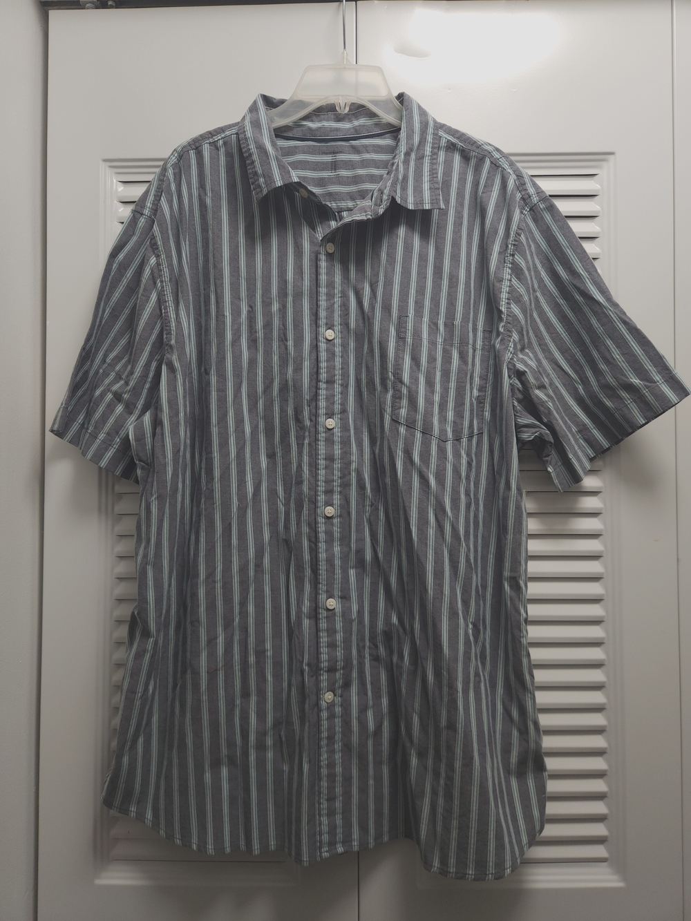 Amazon Essentials Men's Striped Short Sleeve Button-Up Shirt XXL Gray & Teal